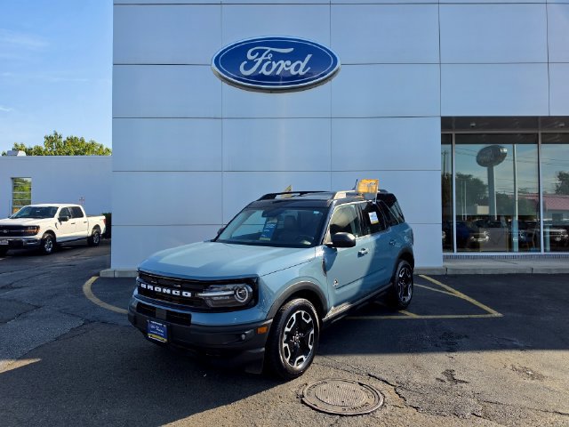 Certified 2021 Ford Bronco Sport Outer Banks w/ Outer Banks Package AWD/4WD image 2