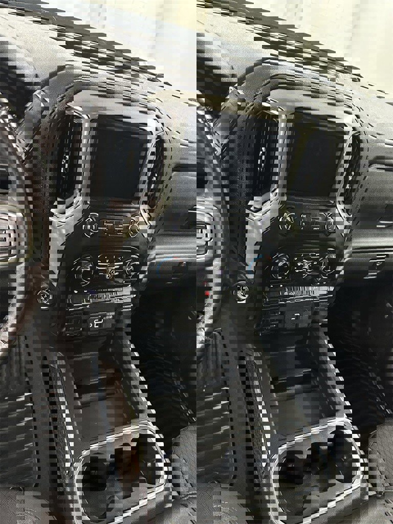 Used 2019 Chevrolet Silverado 1500 RST w/ All-Star Edition image 16