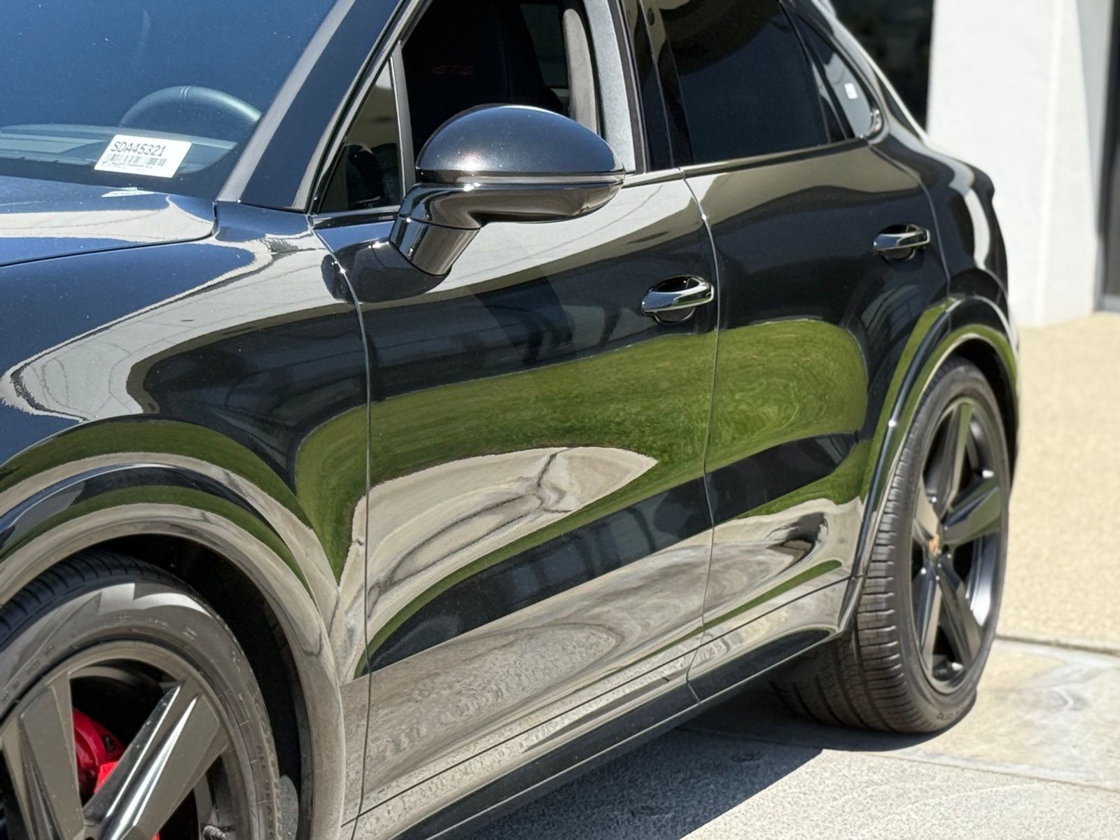 Used 2025 Porsche Cayenne GTS AWD/4WD image 4
