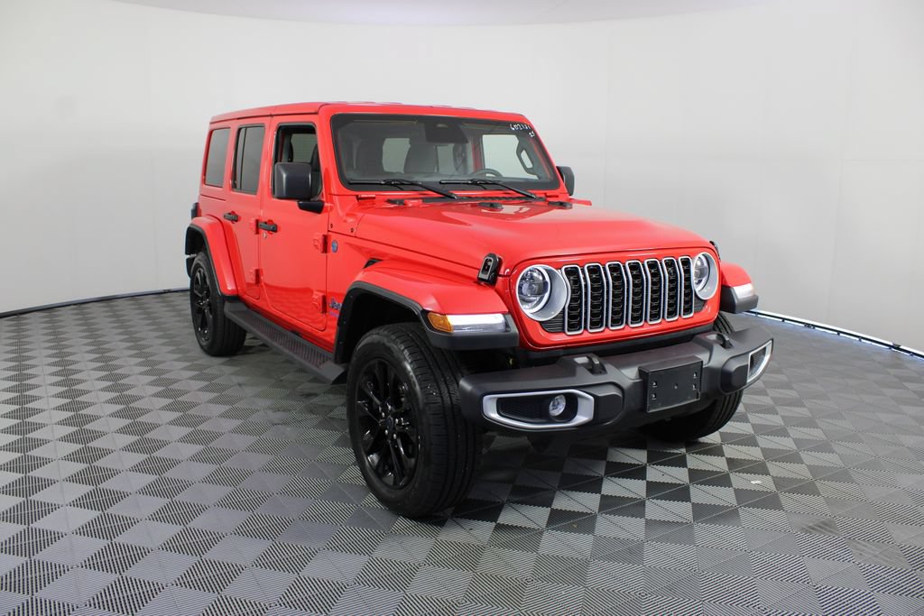 Used 2025 Jeep Wrangler Unlimited Sahara AWD/4WD image 24