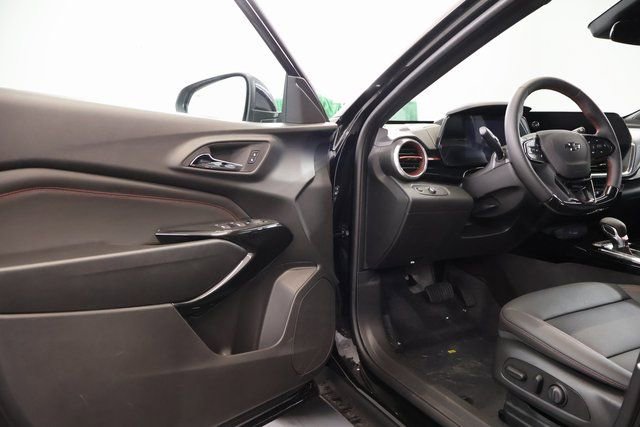 New 2026 Chevrolet Trax RS w/ Sunroof Package image 8