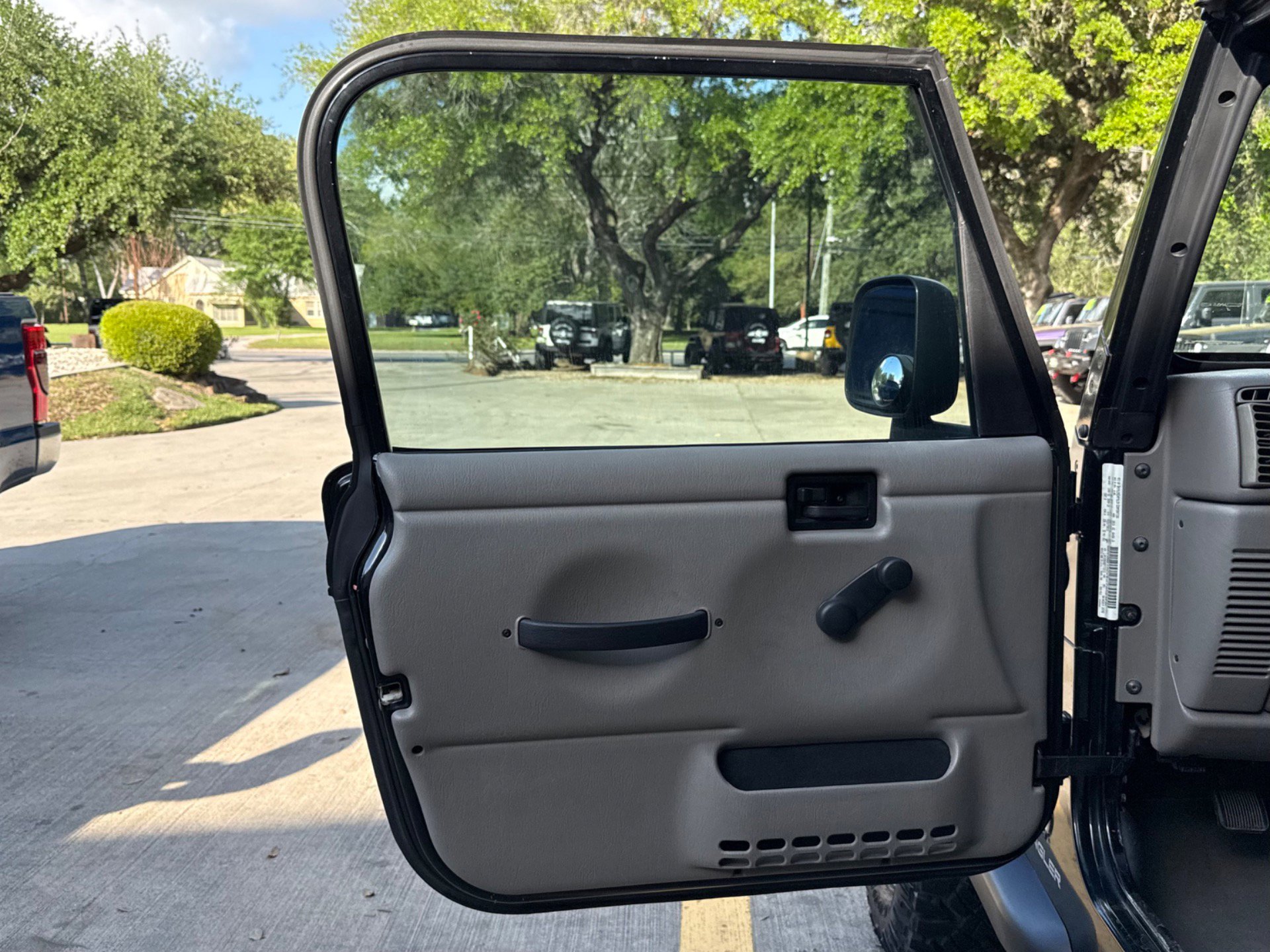 Used 2006 Jeep Wrangler X w/ Tire & Wheel Group (Ecco) AWD/4WD image 18