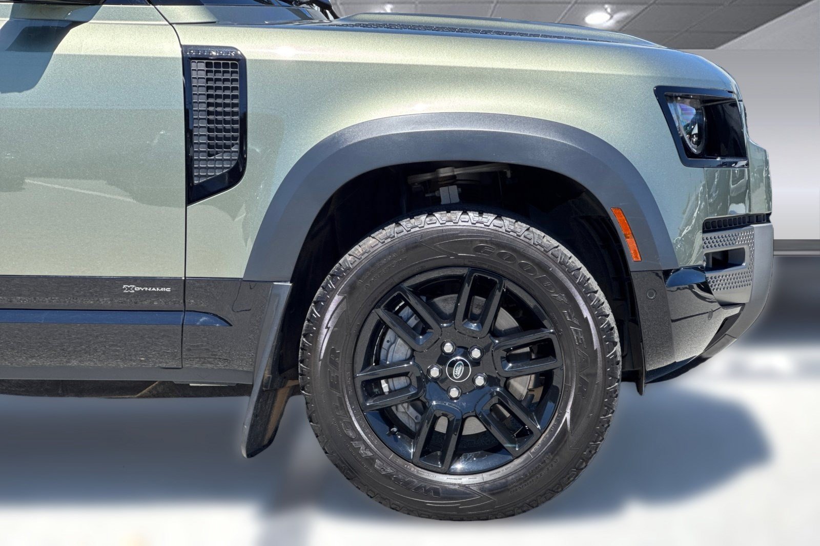 Used 2021 Land Rover Defender 90 X-Dynamic S AWD/4WD image 35