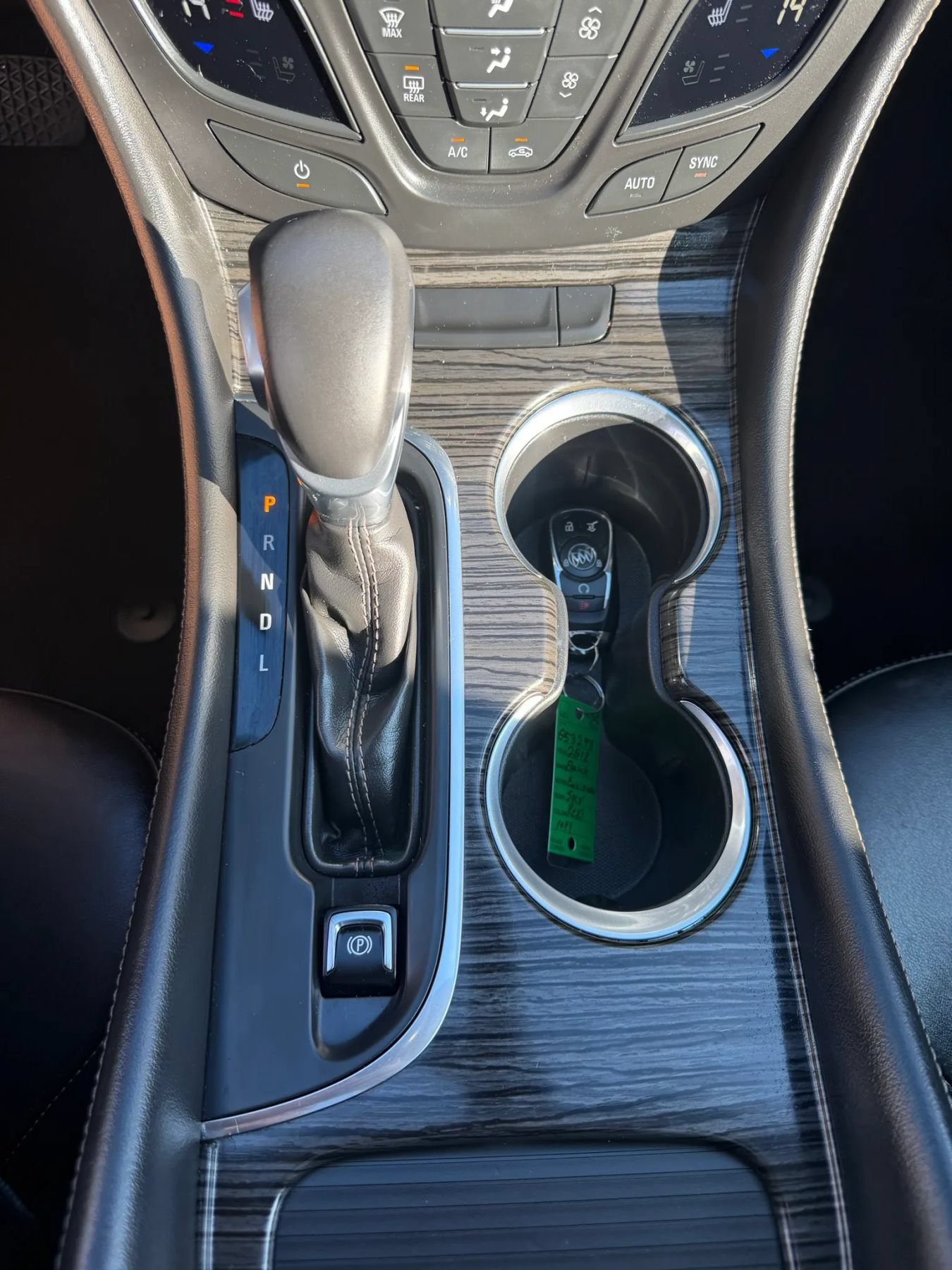 Used 2018 Buick Envision Essence AWD/4WD image 28