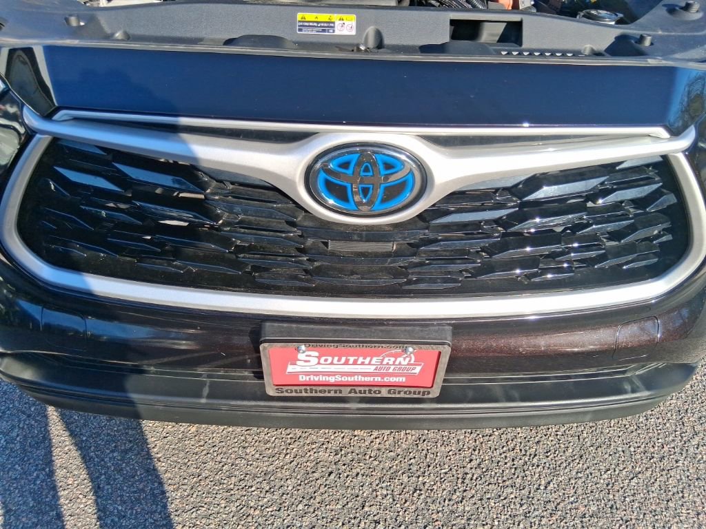 Used 2021 Toyota Highlander XLE image 27