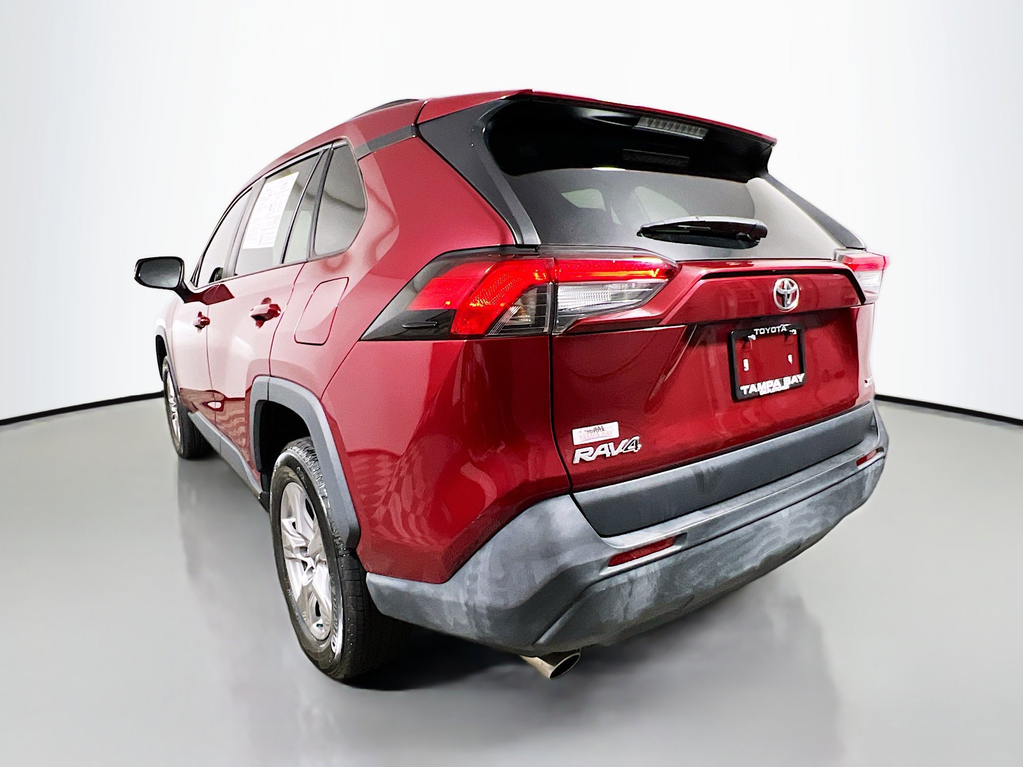 Used 2022 Toyota RAV4 XLE image 8