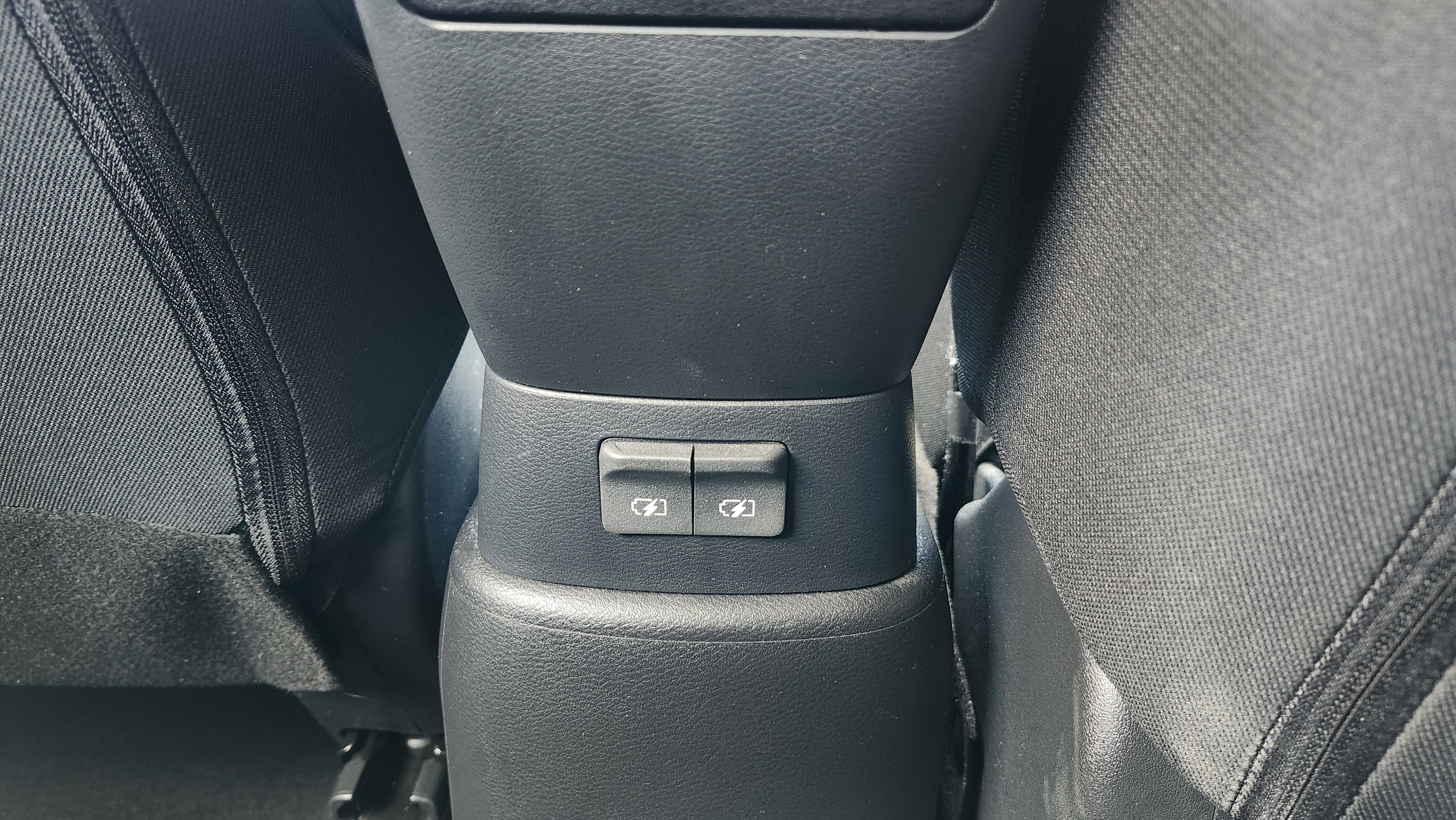 Used 2022 Nissan Kicks S image 20