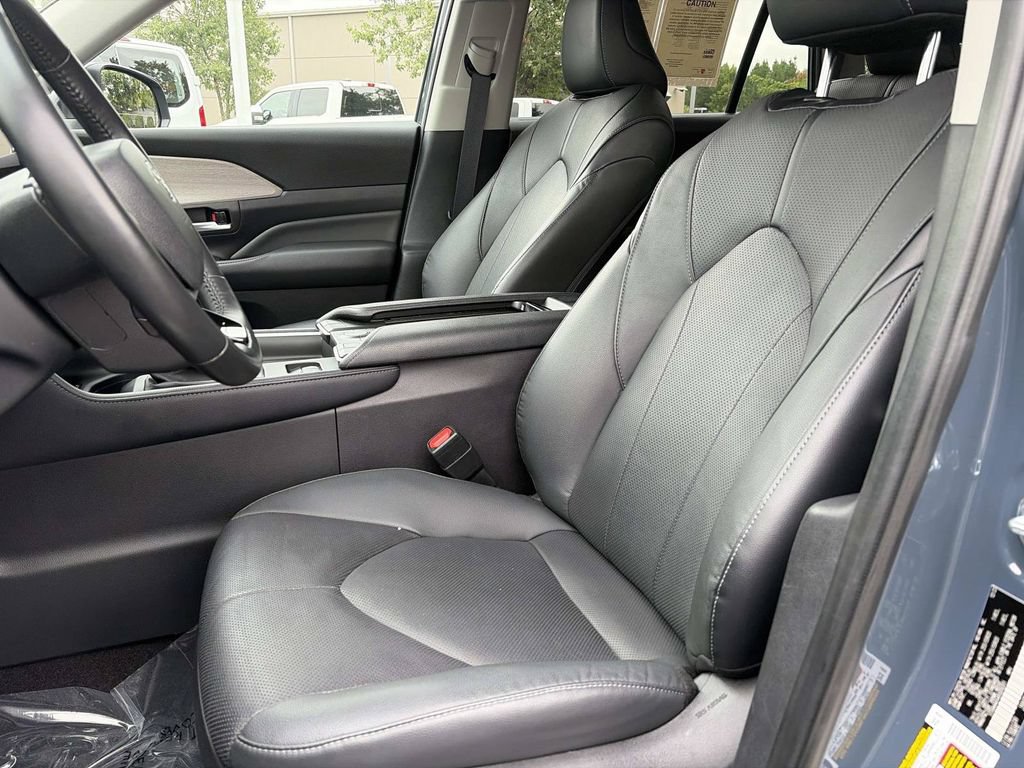 Used 2024 Toyota Grand Highlander FWD image 26