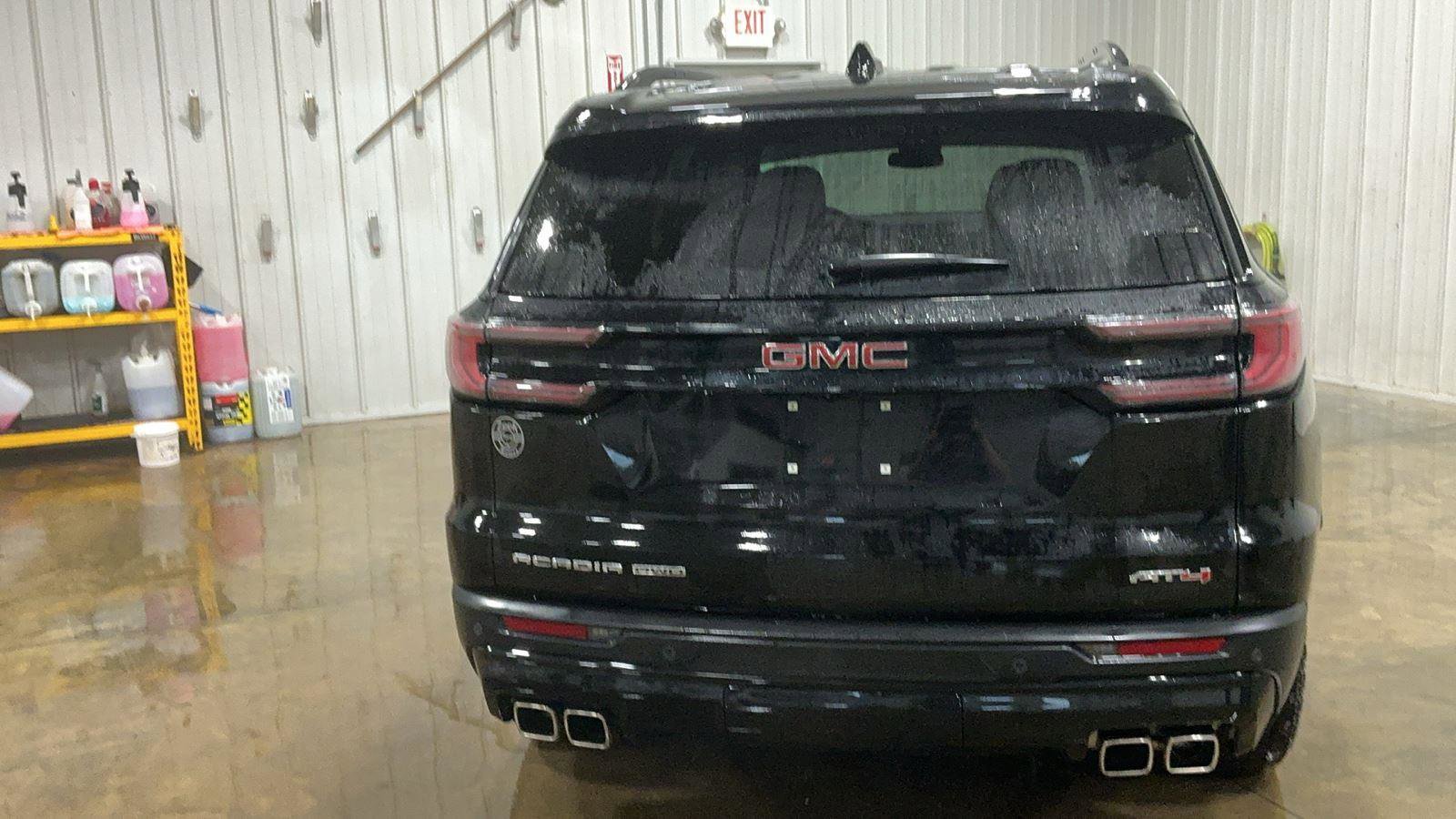 Used 2024 GMC Acadia AT4 w/ Luxury Package AWD/4WD image 6