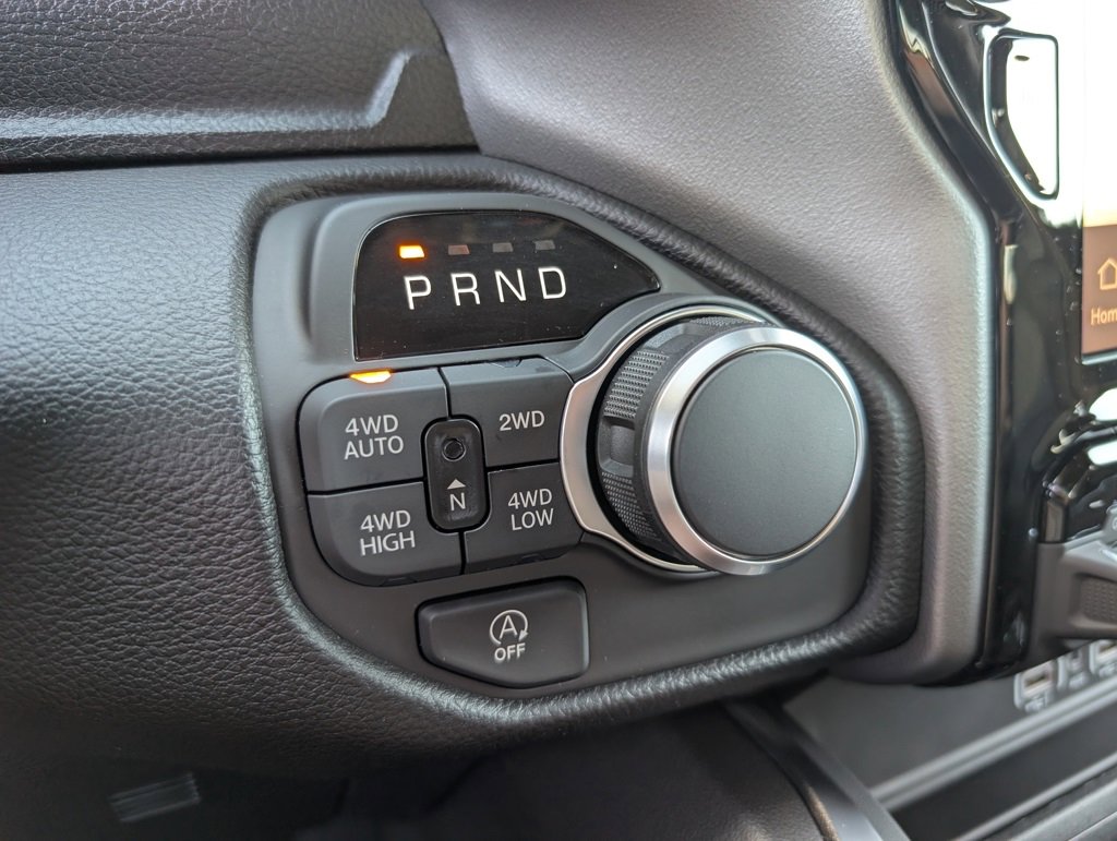 New 2026 RAM 1500 4x4 Crew Cab image 29