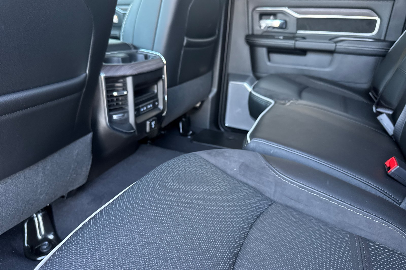 New 2027 RAM 3500 Laramie AWD/4WD image 11