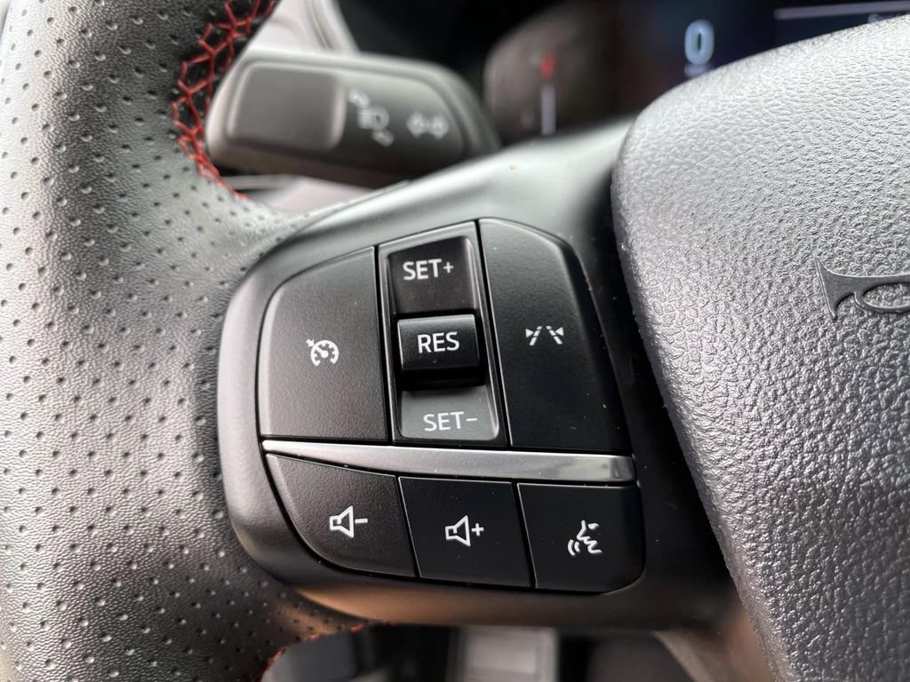 Used 2025 Ford Escape ST-Line Select AWD/4WD image 20