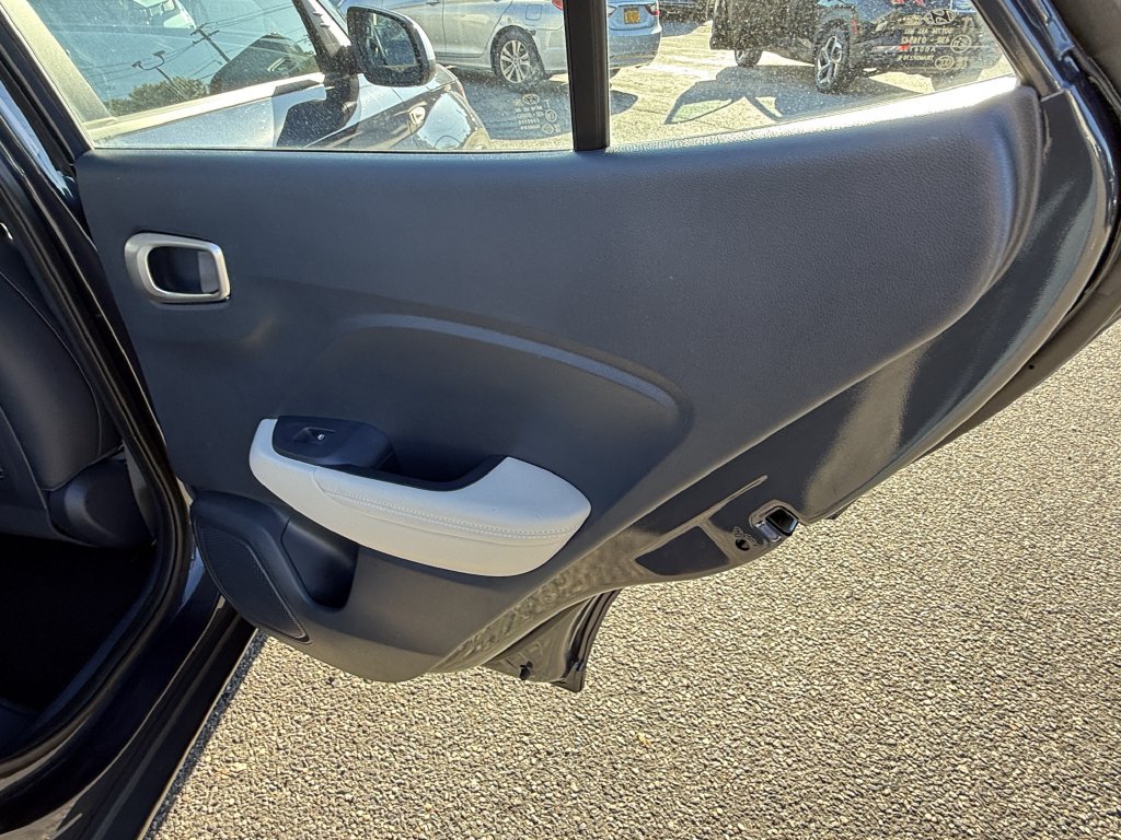 Certified 2023 Hyundai Venue Limited FWD image 31