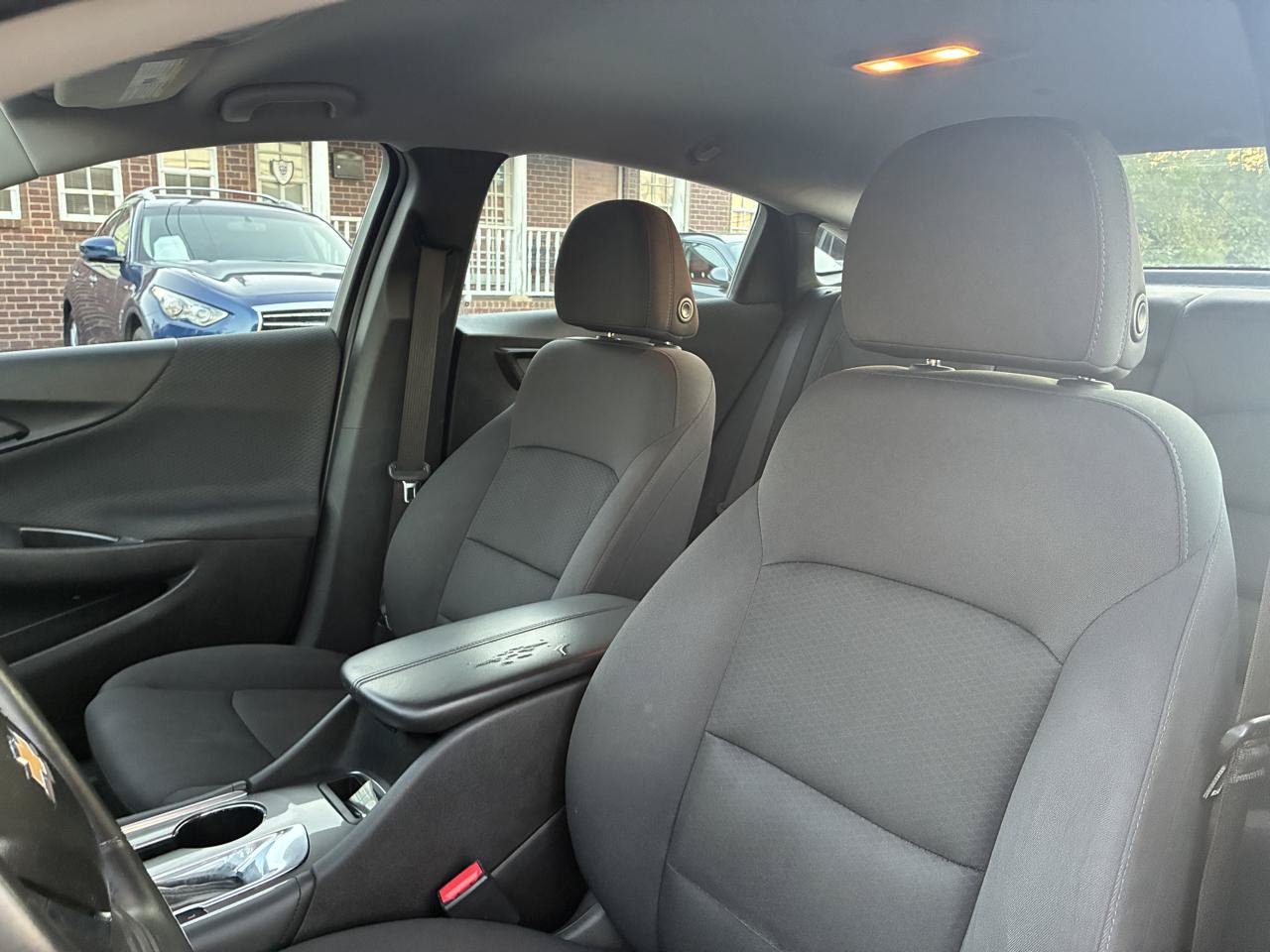 Used 2016 Chevrolet Malibu LT FWD image 16