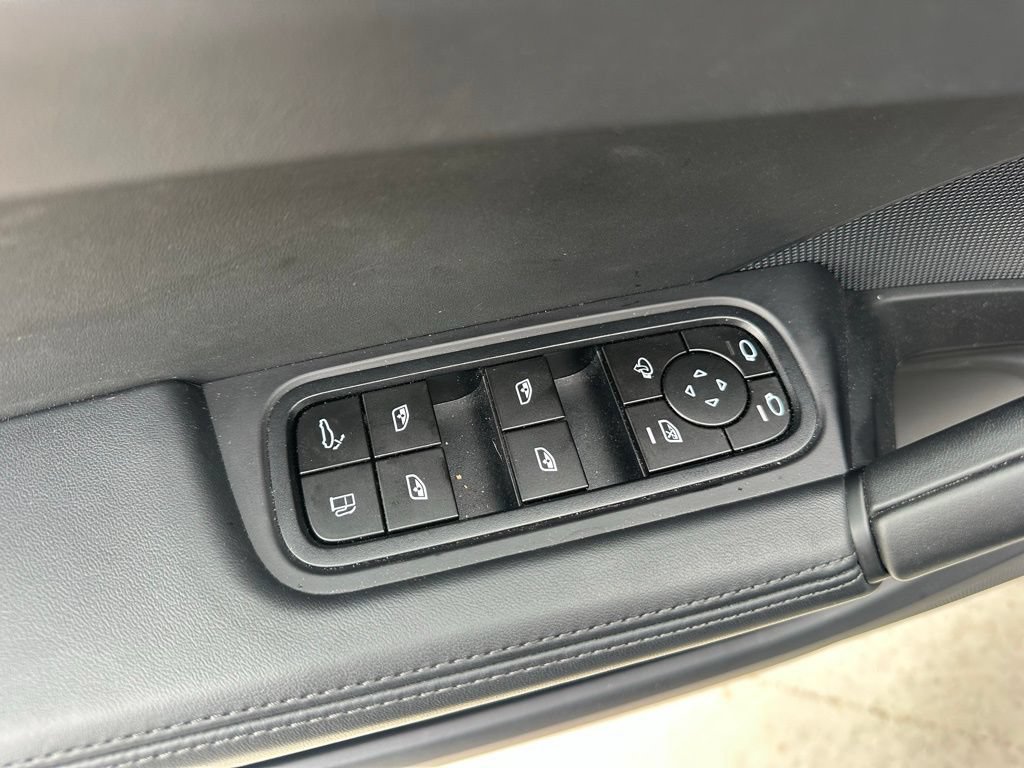Certified 2025 Porsche Cayenne E-Hybrid AWD/4WD image 21
