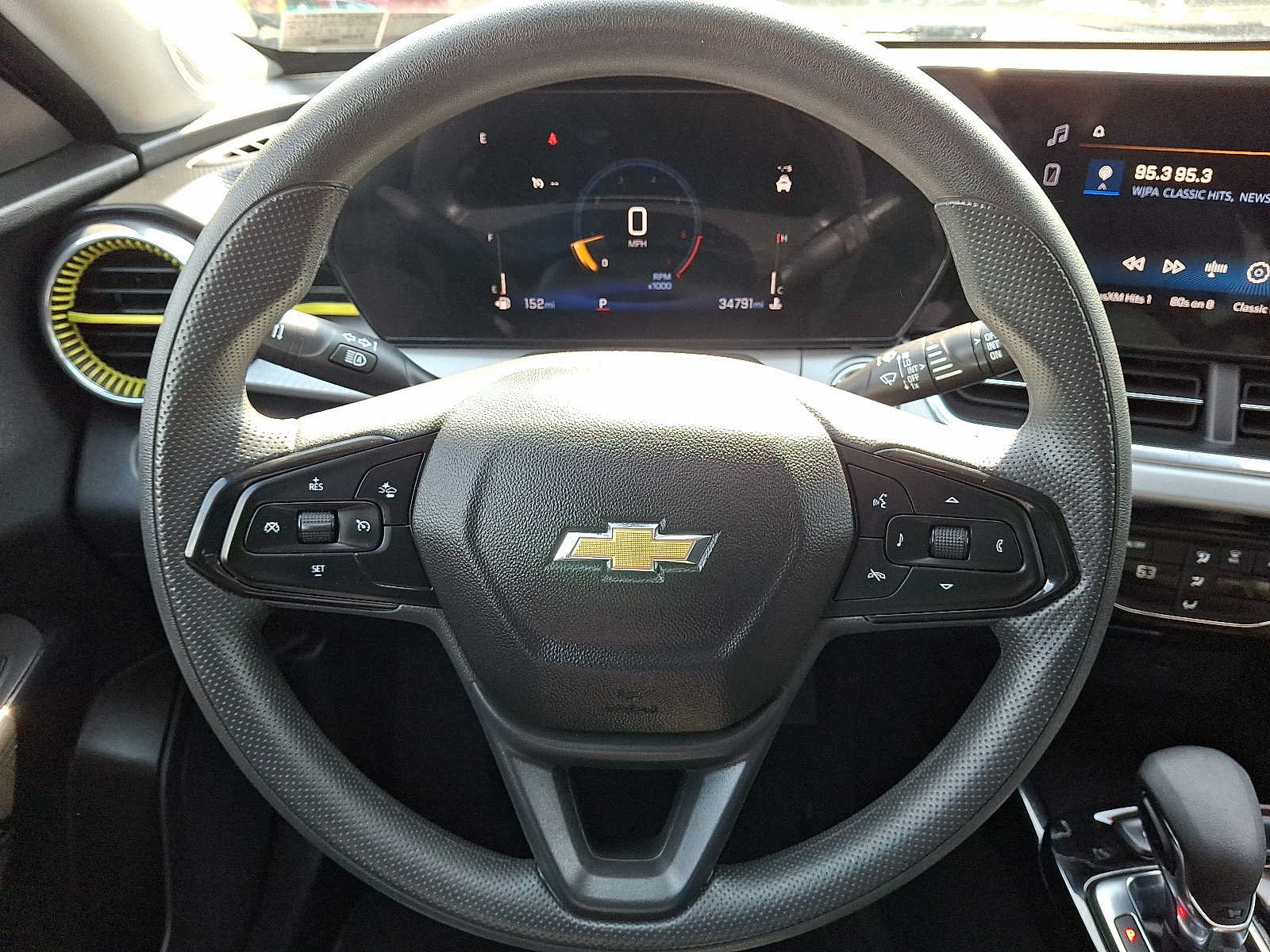 Used 2024 Chevrolet Trax LT FWD image 18