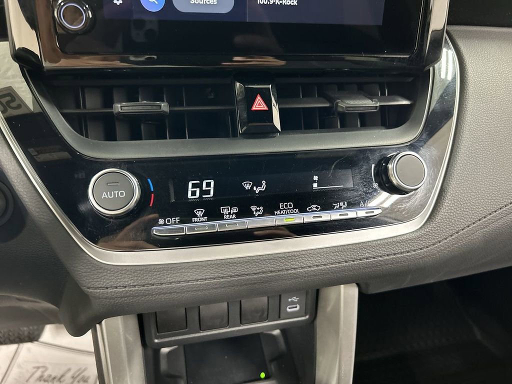 Used 2024 Toyota Corolla Cross AWD Hybrid w/ Moonroof Package image 16