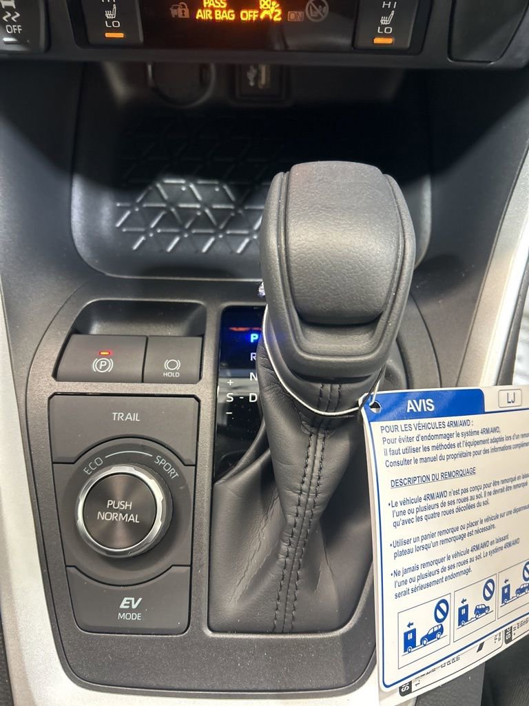 Used 2025 Toyota RAV4 XLE image 31