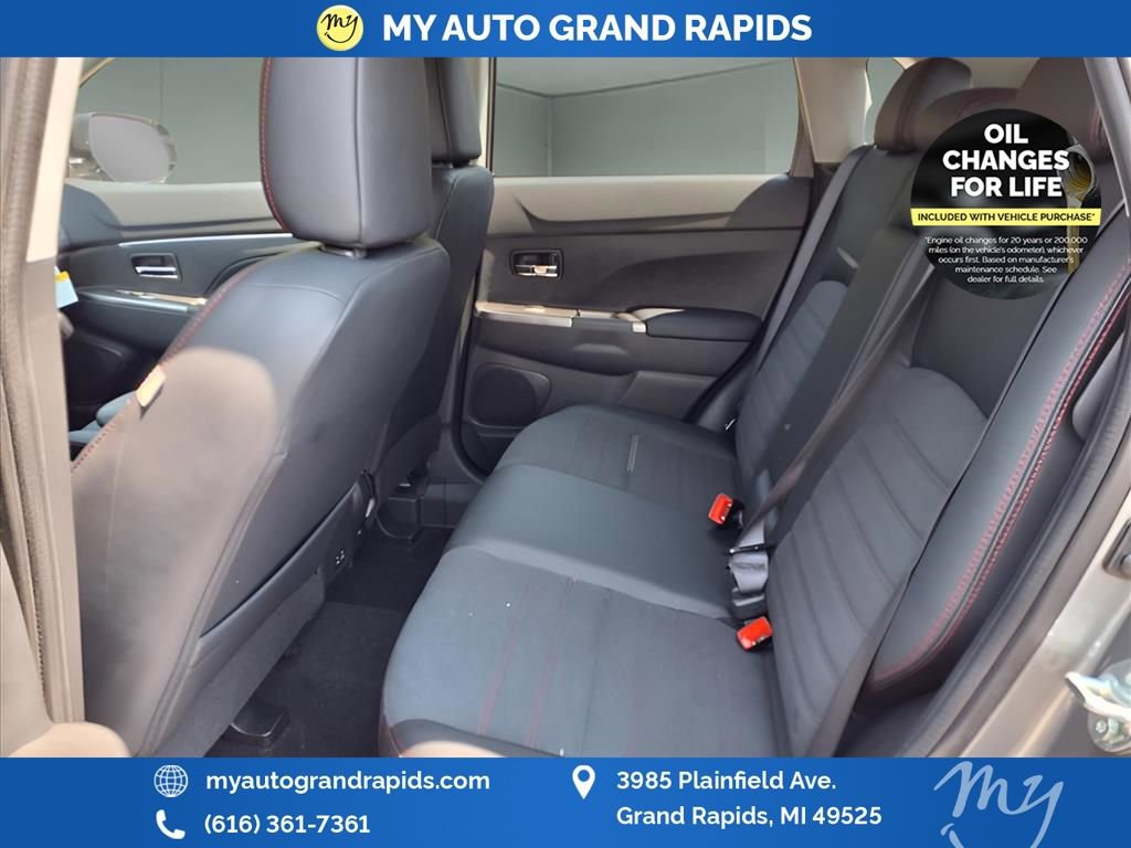 Used 2025 Mitsubishi Outlander Sport SE image 5