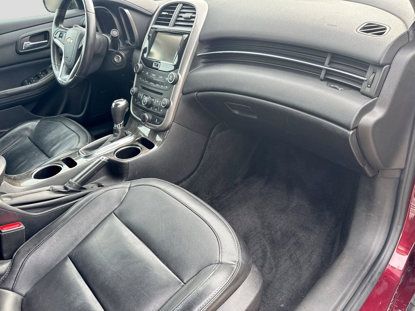 Used 2015 Chevrolet Malibu LT w/ Leather Package FWD image 7