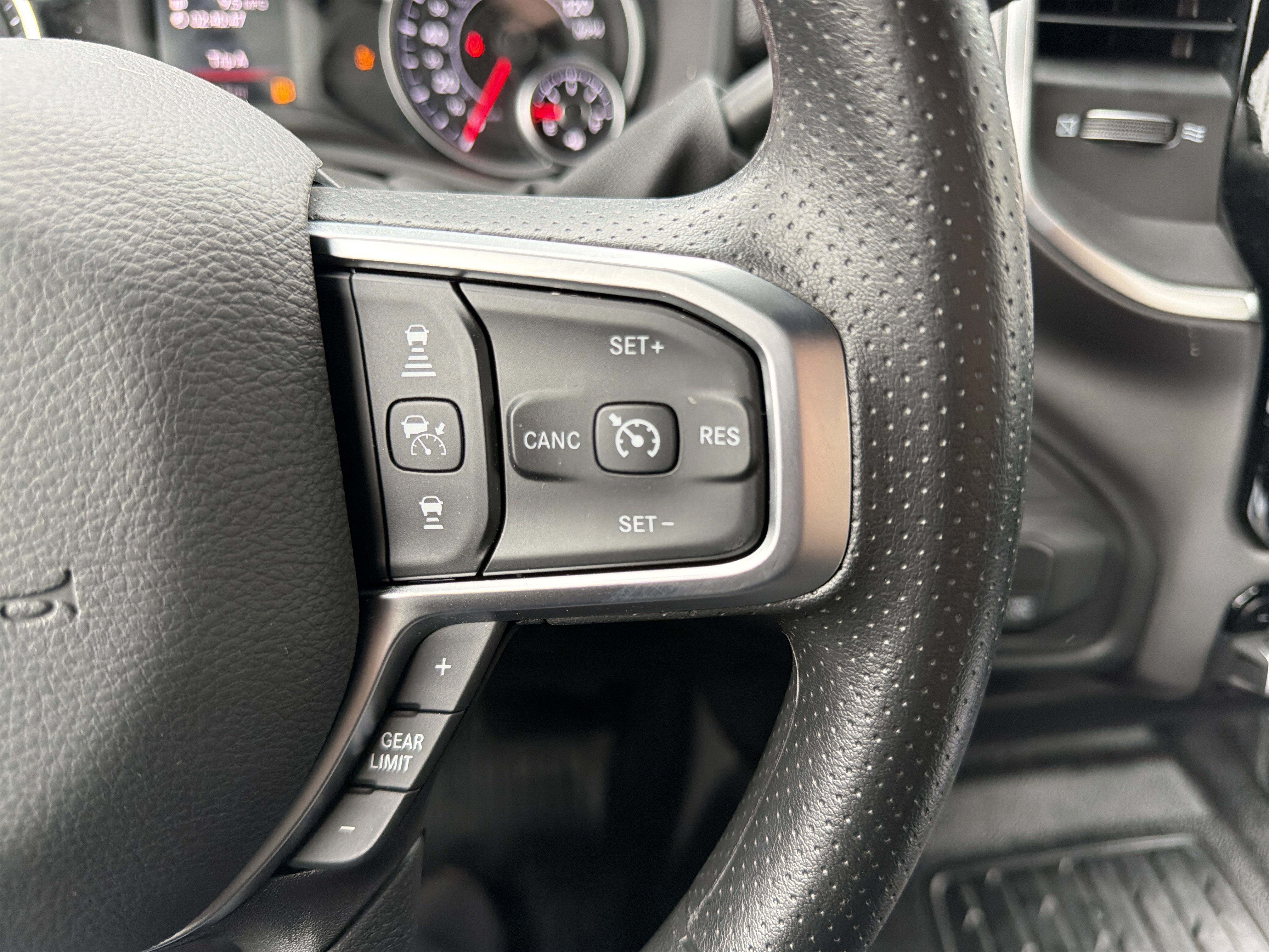 Used 2025 RAM 3500 Big Horn AWD/4WD image 21