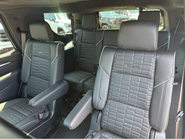 New 2026 Cadillac Escalade V w/ LPO, ONYX Package AWD/4WD image 27
