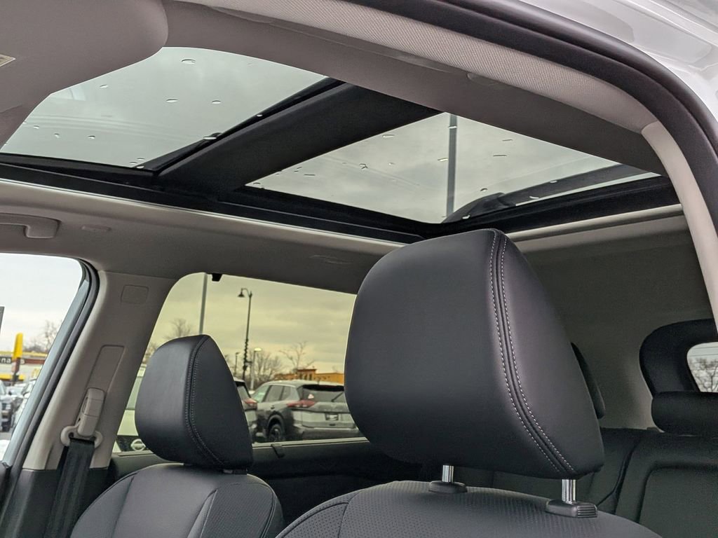 New 2026 Nissan Rogue Platinum w/ Platinum Premium Package image 12