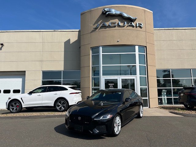 Used 2022 Jaguar XF R-Dynamic SE image 1