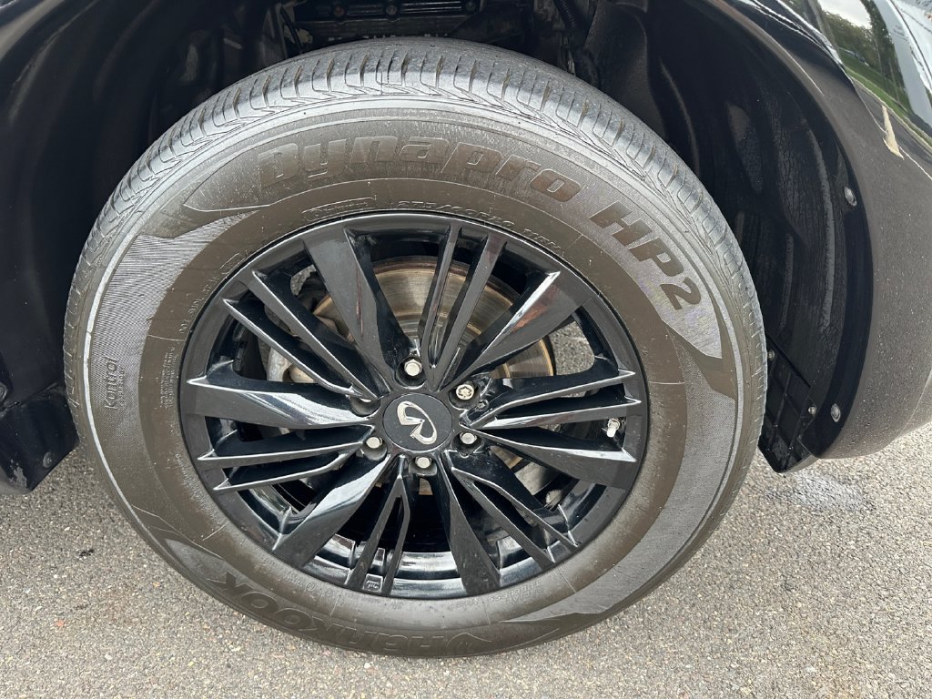 Used 2018 INFINITI QX80 4WD w/ Driver Assistance Package image 17