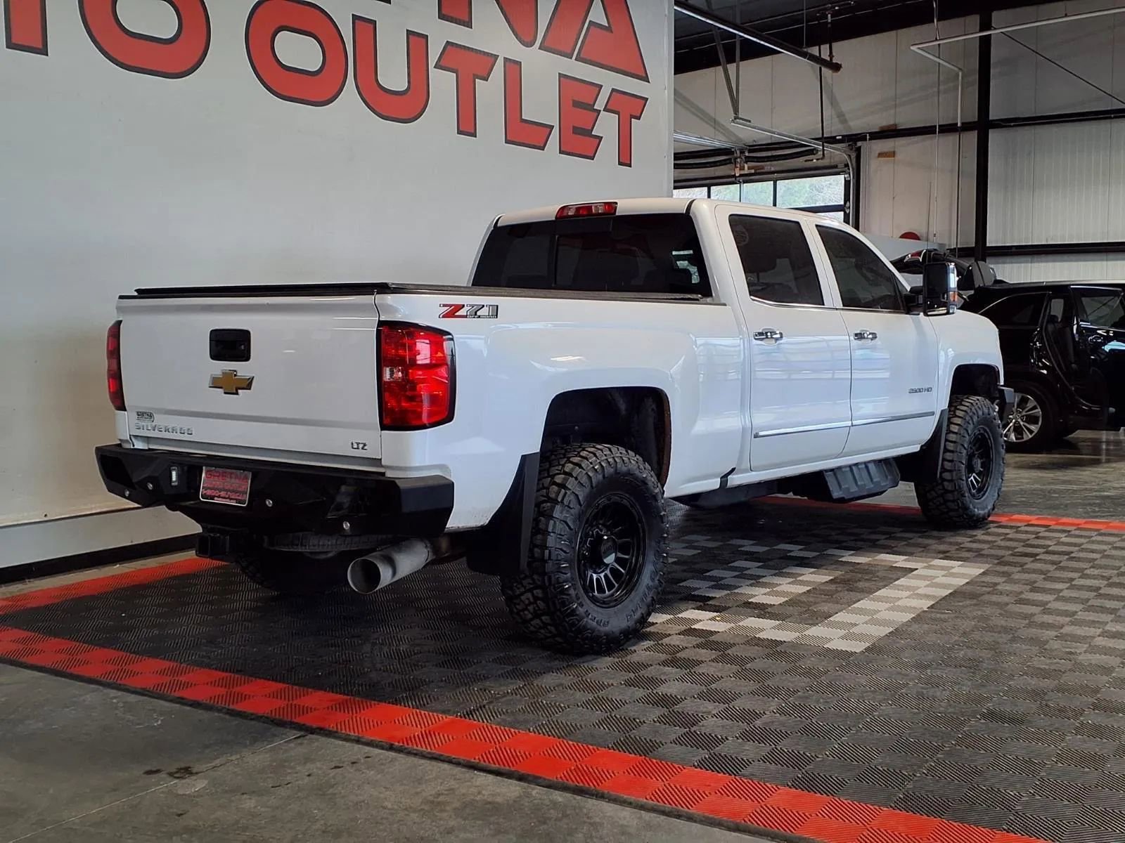 Used 2018 Chevrolet Silverado 2500 LTZ w/ Duramax Plus Package AWD/4WD image 7
