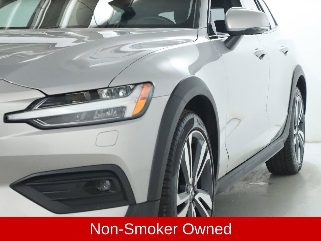 Used 2025 Volvo V60 B5 Cross Country Plus image 6