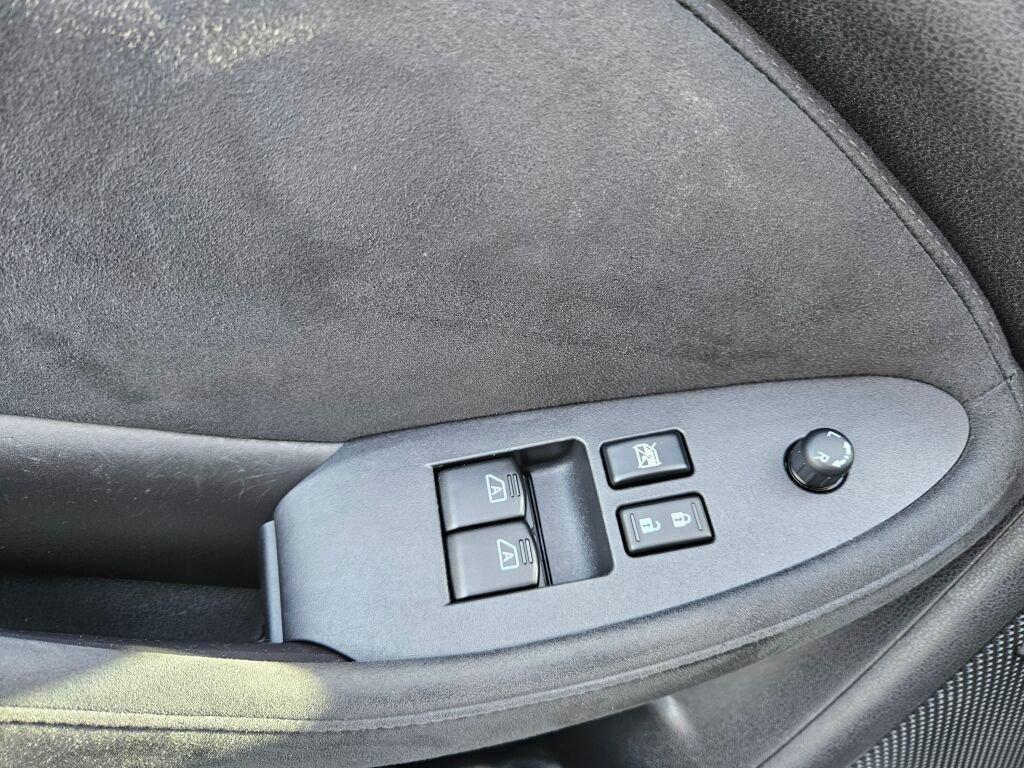 Used 2016 Nissan 370Z Touring RWD image 11