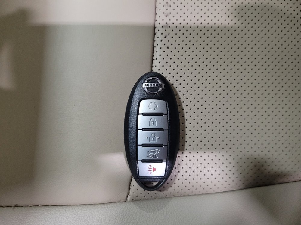 Used 2017 Nissan Pathfinder Platinum AWD/4WD image 32