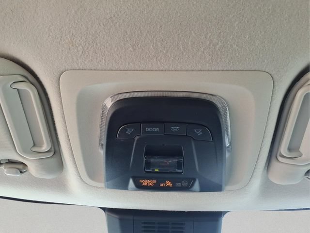 Used 2025 Toyota Corolla LE FWD image 20