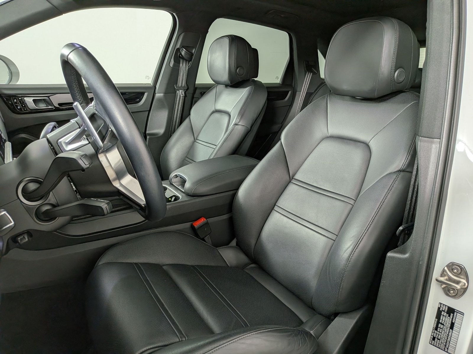 Certified 2021 Porsche Cayenne AWD/4WD image 5