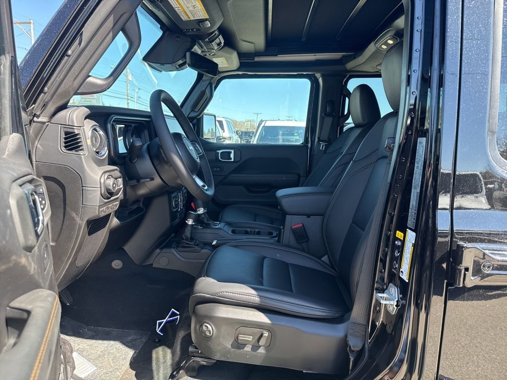 New 2026 Jeep Wrangler Sahara AWD/4WD image 19