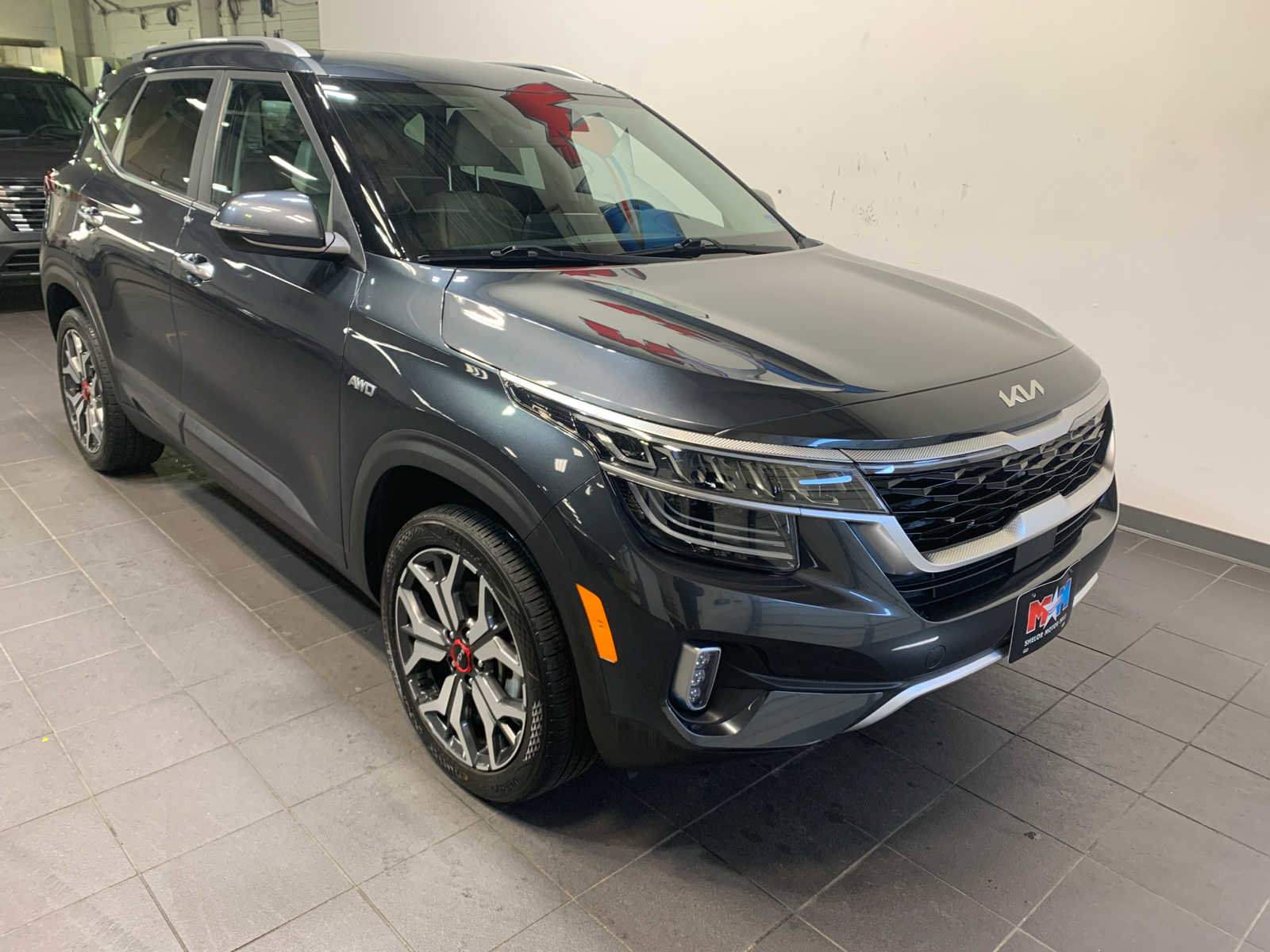 Used 2022 Kia Seltos SX image 2