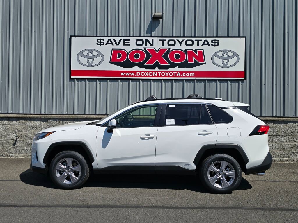 New 2025 Toyota RAV4 LE
