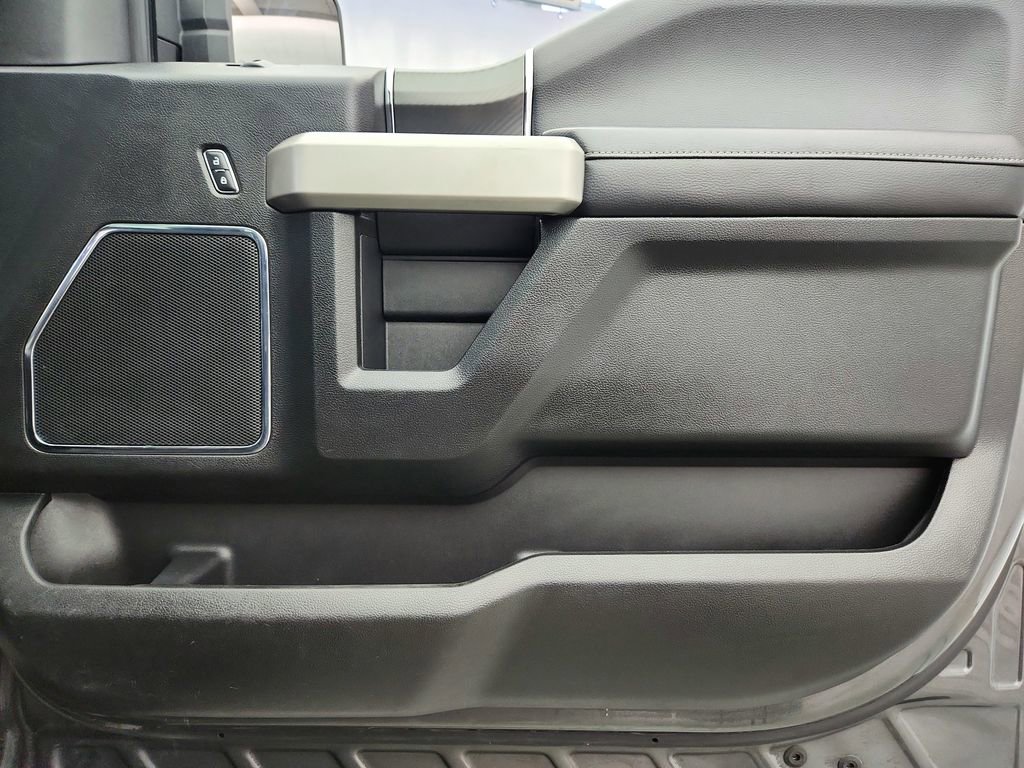 Used 2018 Ford F150 Lariat w/ Equipment Group 502A Luxury AWD/4WD image 31