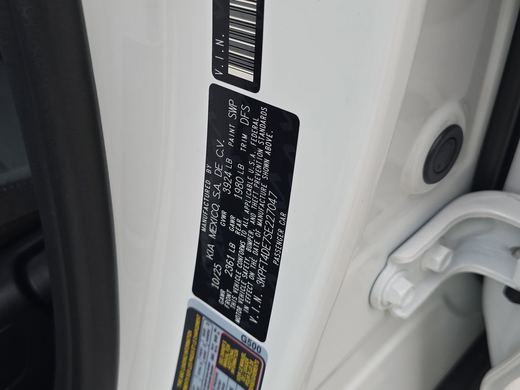 New 2025 Kia K4 LXS image 36