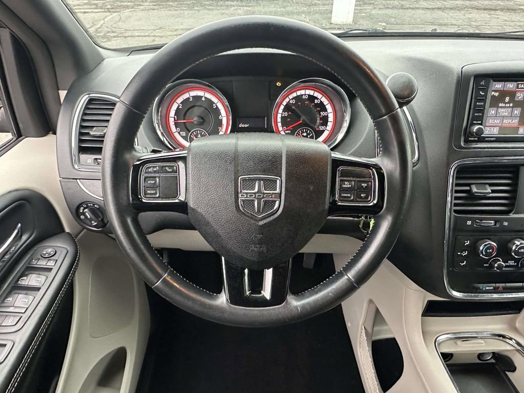 Used 2019 Dodge Grand Caravan SXT image 16
