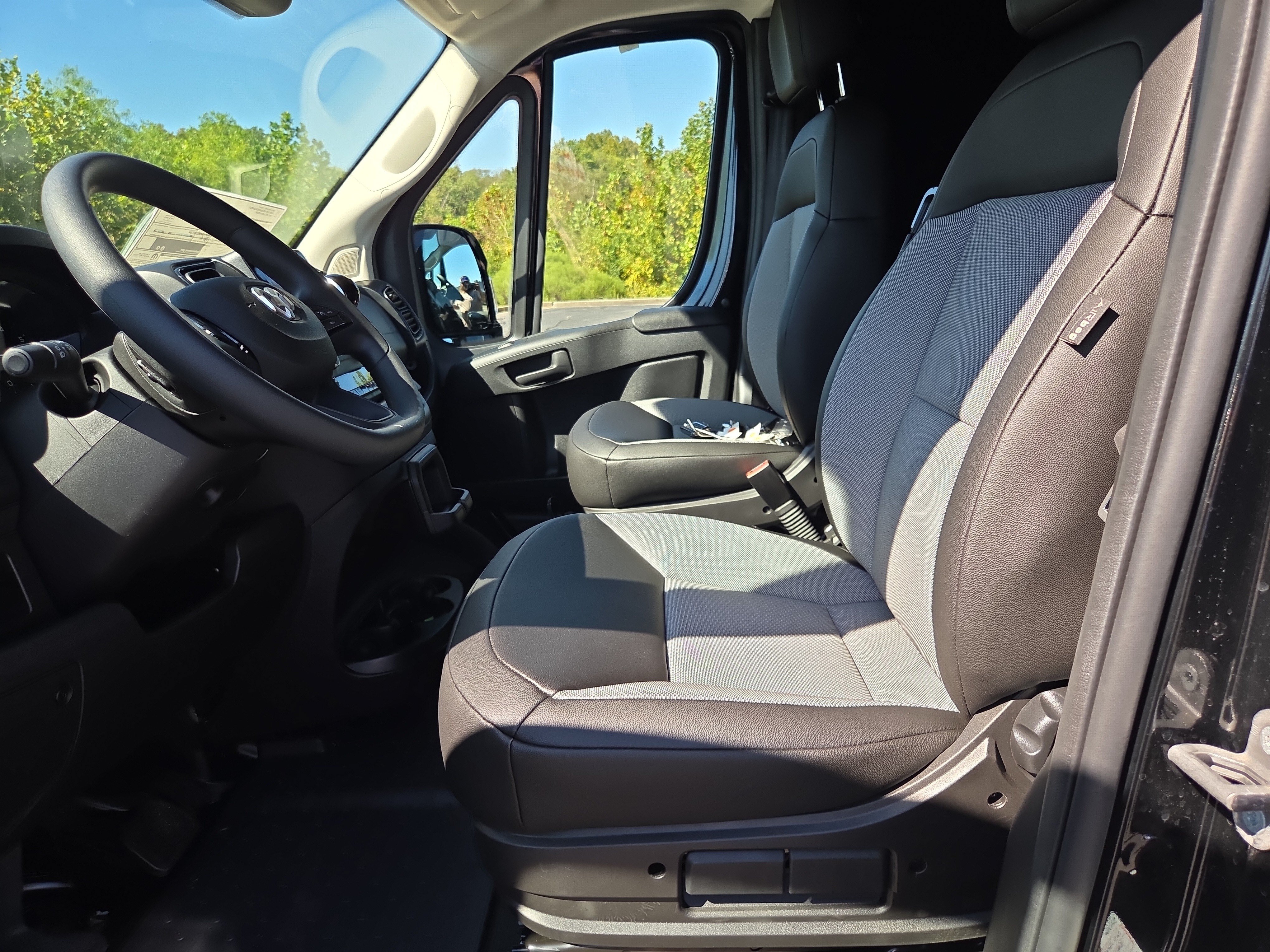 New 2027 RAM ProMaster 1500 w/ Convenience Group FWD image 4