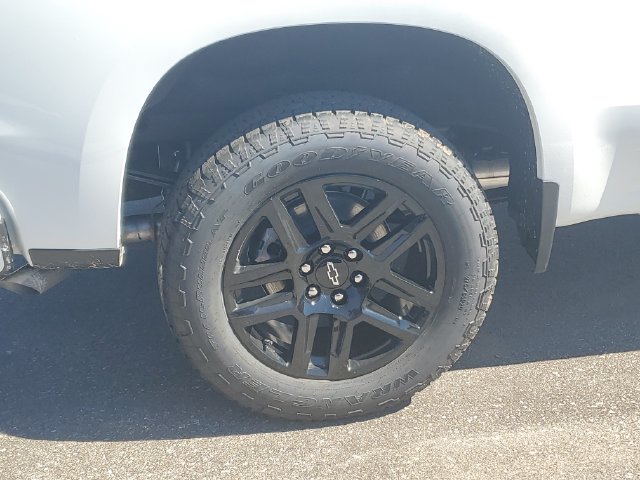 New 2026 Chevrolet Silverado 1500 Custom w/ Turbomax Blackout Package AWD/4WD image 5