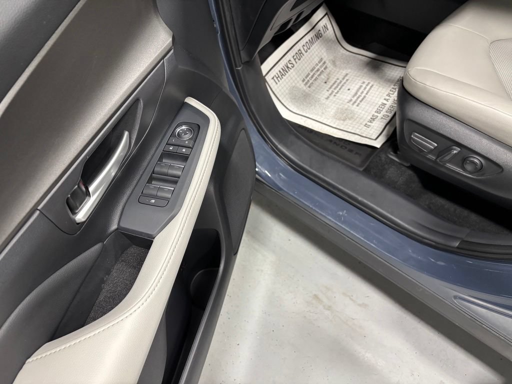 Used 2025 Toyota Grand Highlander AWD image 9