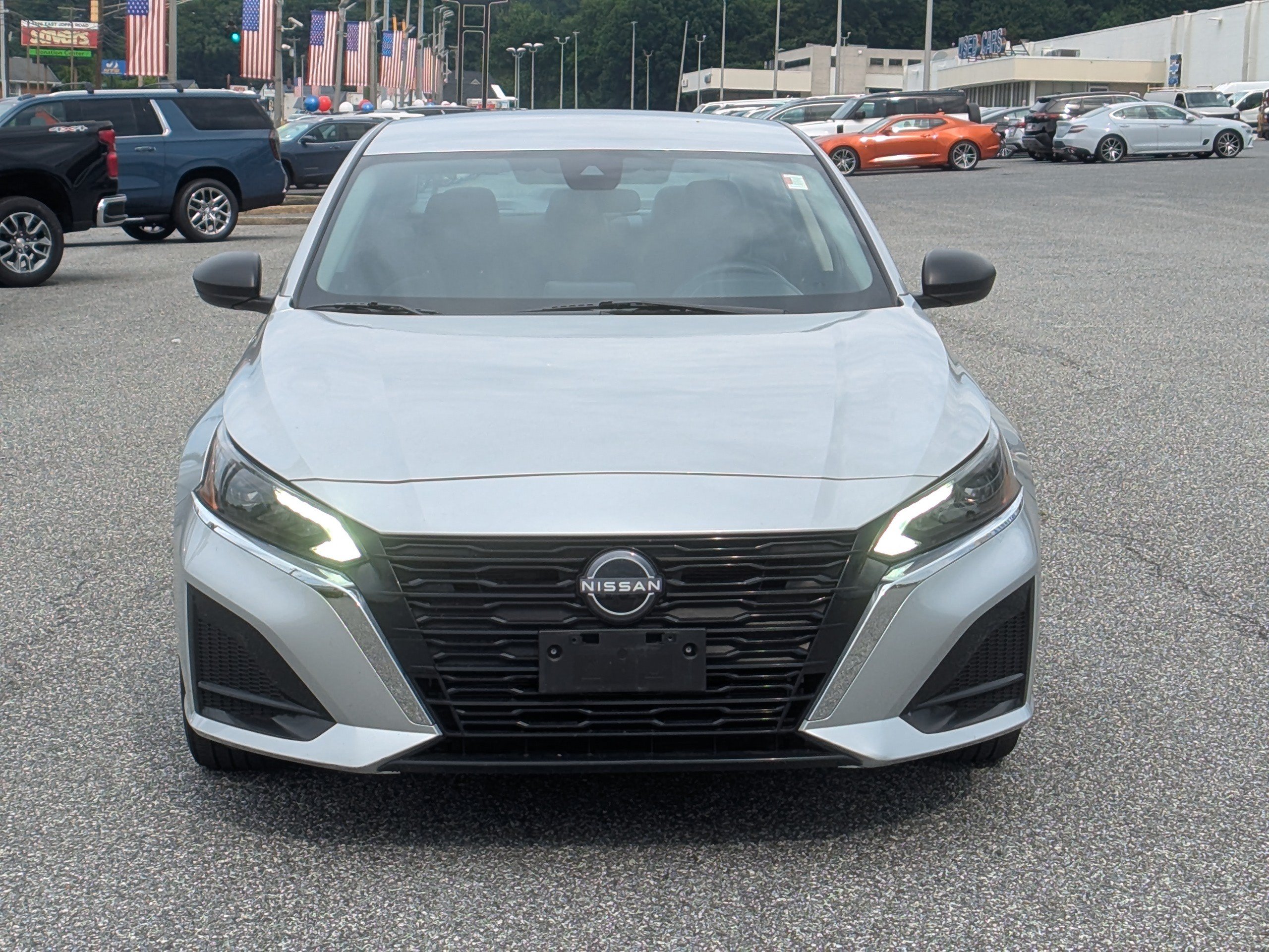 Used 2025 Nissan Altima 2.5 SV AWD/4WD image 2