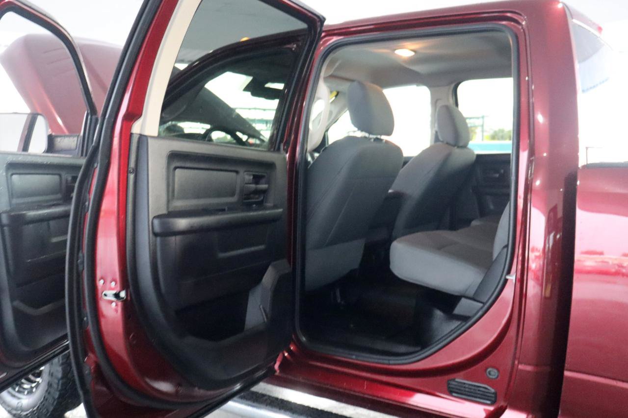 Used 2017 RAM 3500 Tradesman w/ Chrome Appearance Group AWD/4WD image 28