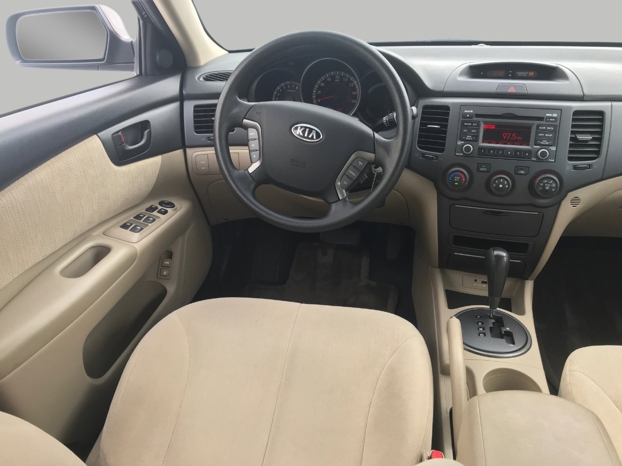 Used 2010 Kia Optima LX image 5