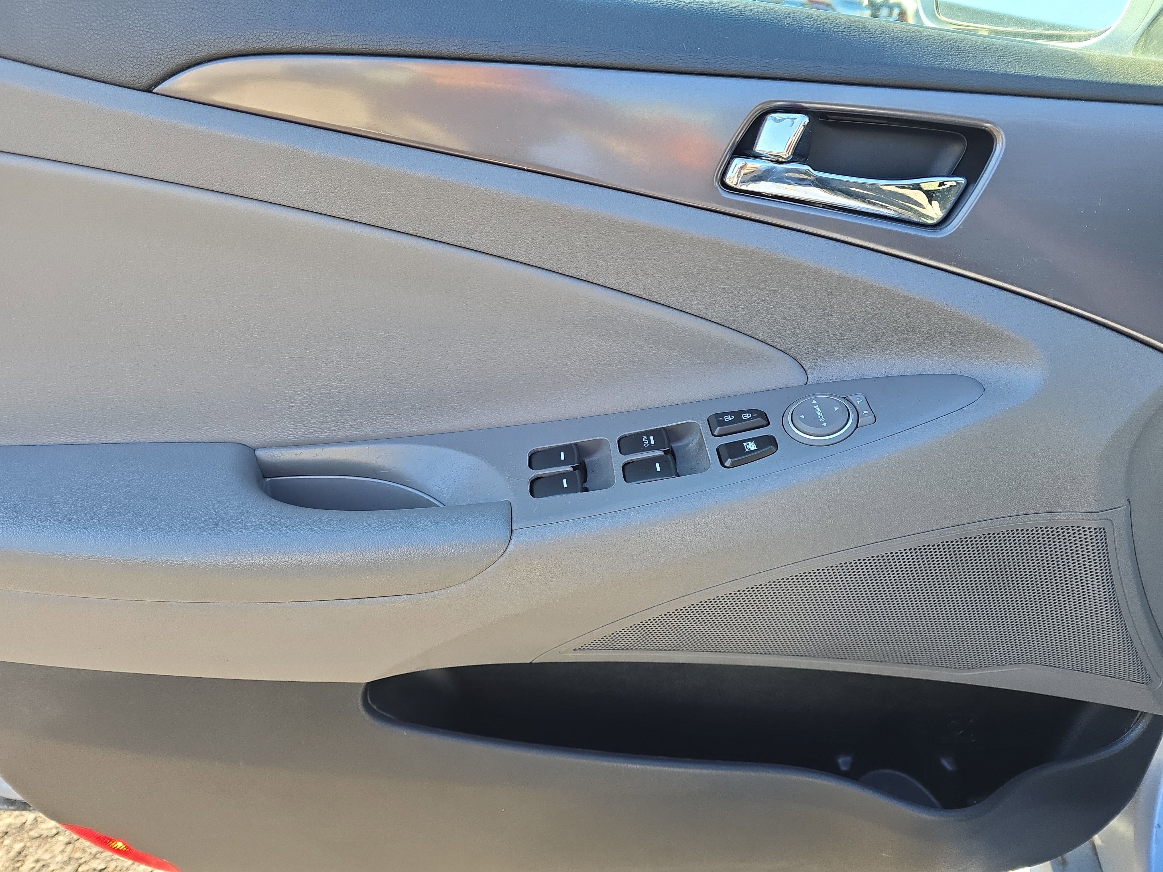 Used 2013 Hyundai Sonata Hybrid FWD image 12