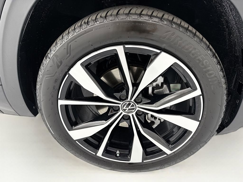 New 2026 Volkswagen Atlas SEL Premium R-Line image 32