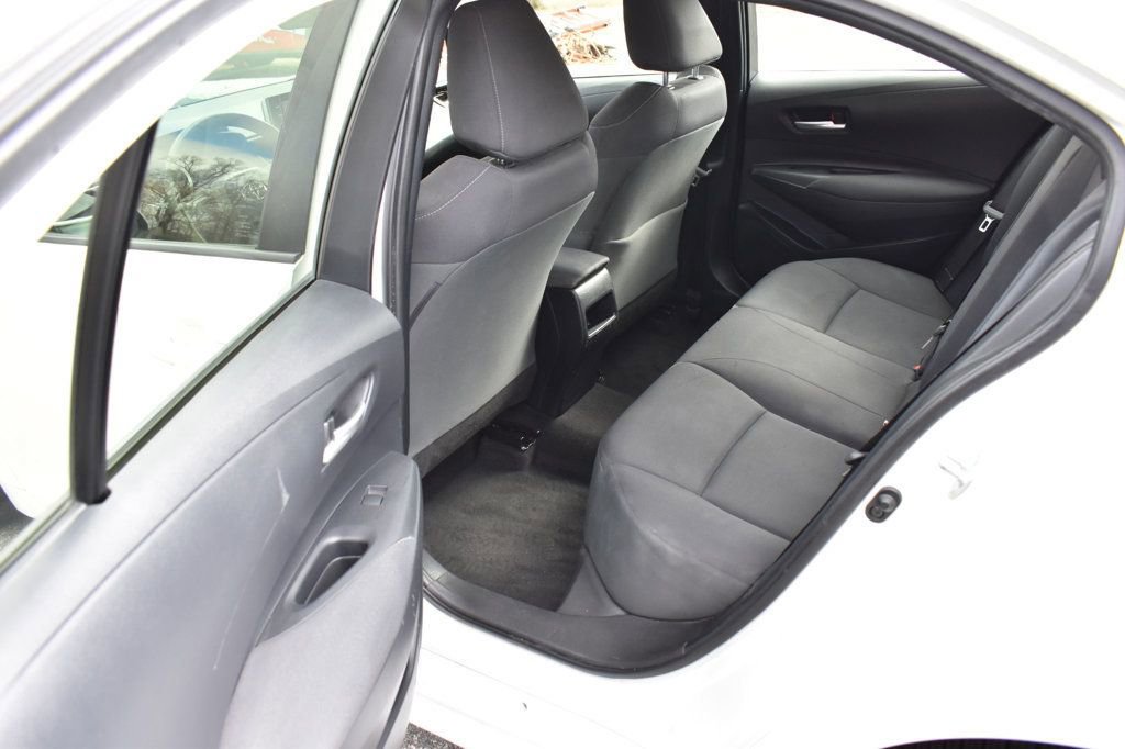 Used 2021 Toyota Corolla LE image 21